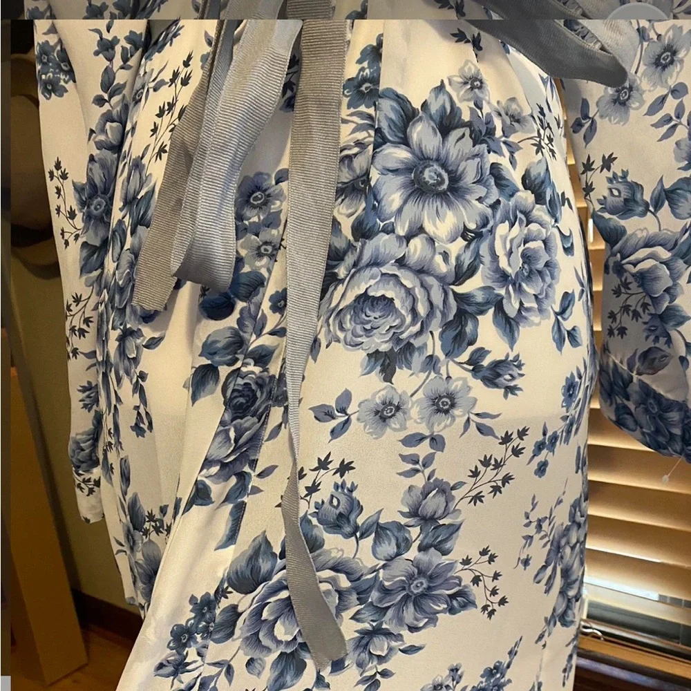 Vintage Victoria’s Secret floral maxi length duster robe - Picture 2 of 5